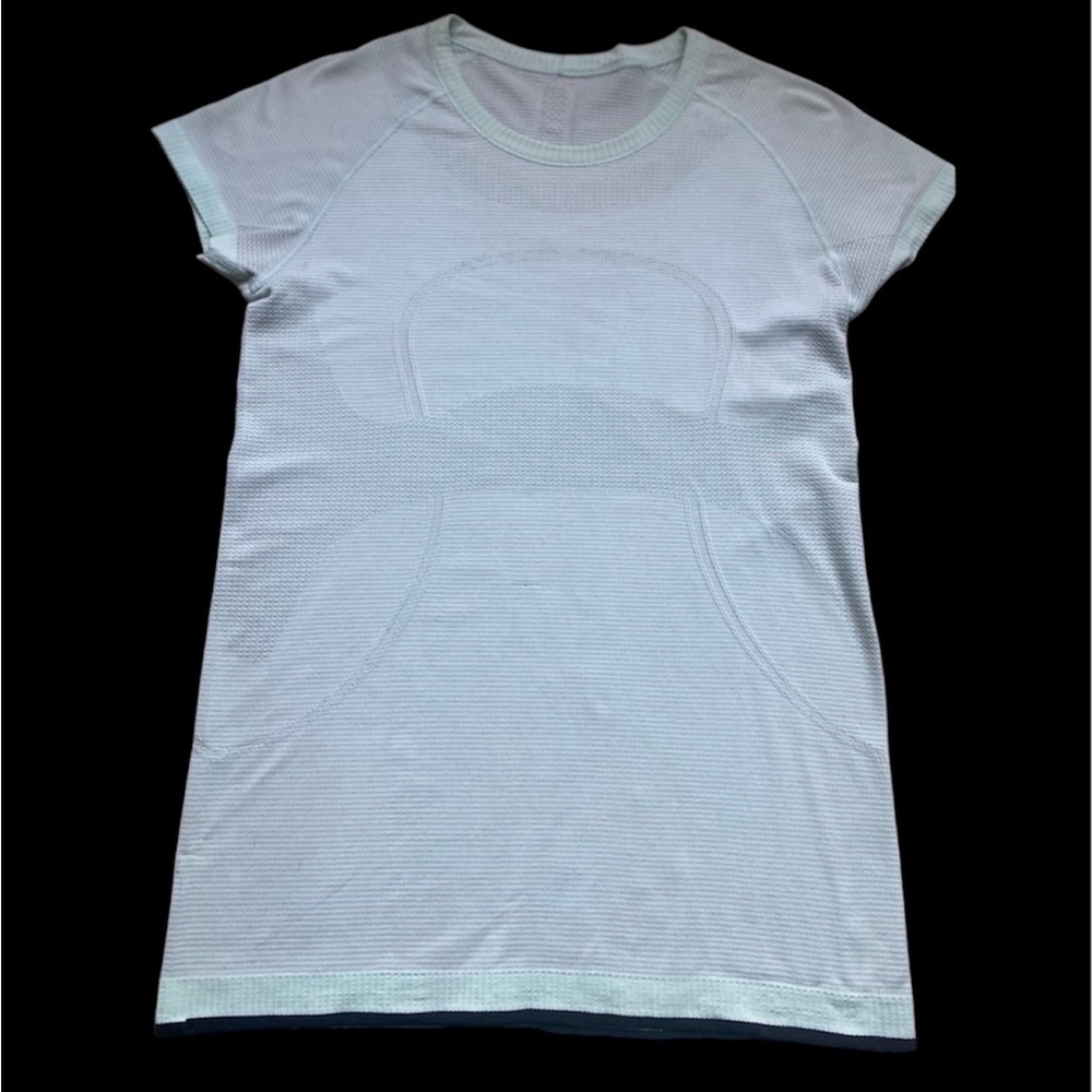 Lululemon Athletica Swiftly Tech Short Sleeve Light Blue Size 10
